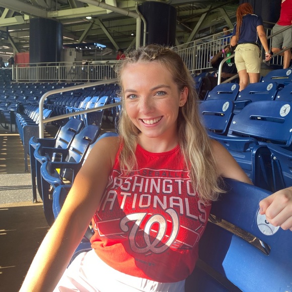 Meet your Posher, Danielle - Picture 2 of 2